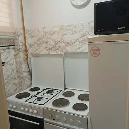 Farah * Sarajevo